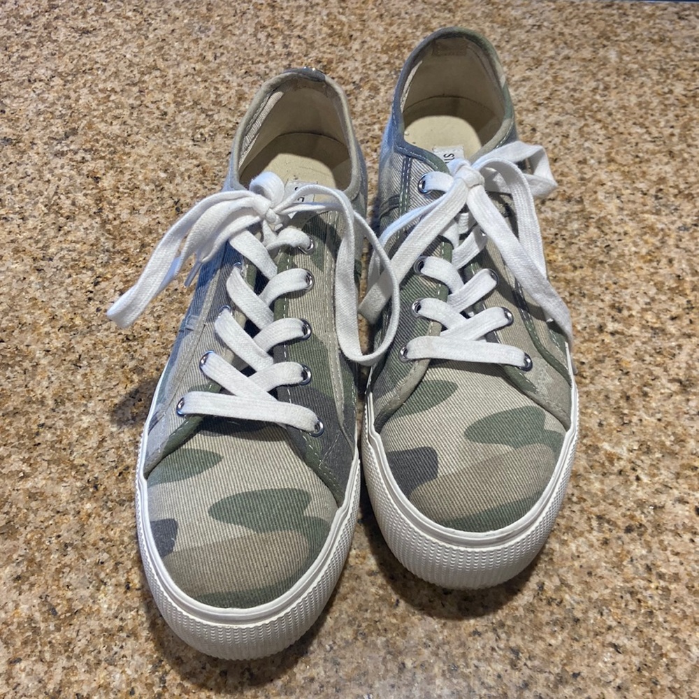 Steve Madden platform tennis shoes